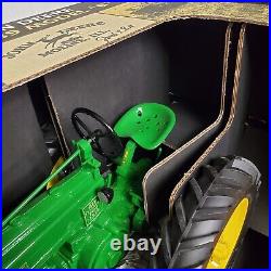 1/8 John Deere 1939 Model B Tractor Scale Model Farm Collectable Signed ERTL