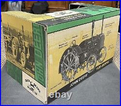 1/8 John Deere Model D Tractor Scale Models NIB Very Hard To Find Signed Auto