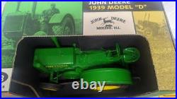 Ertl Scale Models John Deere 1939 Model D Tractor 1/8 Scale Signed