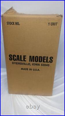Ertl Scale Models John Deere 1939 Model D Tractor 1/8 Scale Signed