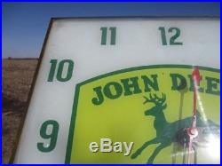 John Deere Farm Equipment Lighted Bubble Glass Clock Tractor Advertising Sign