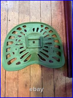 John Deere Vintage Farm Tractor Cast Iron Seat 1847 Deer Sign Antique