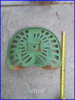 John Deere Vintage Farm Tractor Cast Iron Seat 1847 Deer Sign Antique