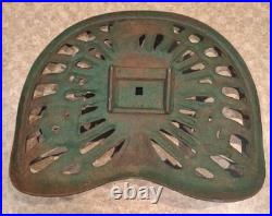 John Deere Vintage Farm Tractor Cast Iron Seat 1847 Deer Sign Antique