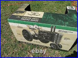NEW! Signed Ertl 1939 john deere model B 1/8 Tractor