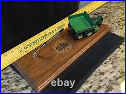 Rare 1988 John Deere 600 Club Wood Desk PlaqueRecognition Retail SalesAMT 600