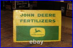 SCARCE 1950s JOHN DEERE FERTILIZER PAINTED METAL DEALER SIGN FARM TRACTOR CORN