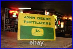 SCARCE 1950s JOHN DEERE FERTILIZER PAINTED METAL DEALER SIGN FARM TRACTOR CORN
