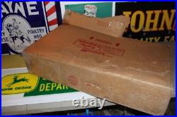 SCARCE 1960s JOHN DEERE REVERSE PAINTED LIGHTED SIGN DUALITE NEW OLD STOCK W BOX