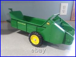 Scale Models John Deere Die Cast Metal Manure Spreeder Ertl- Signed