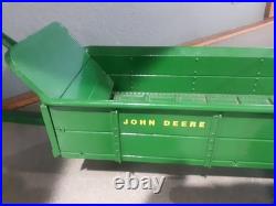 Scale Models John Deere Die Cast Metal Manure Spreeder Ertl- Signed