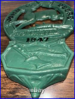 Vintage JOHN DEERE MOLINE ILL 1847 Cast Iron Wall Mount 17 x 10 Letter Holder