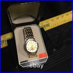 Vintage John Deere Seiko Men's Bracelet Watch NIB White Watch Face-Excellent